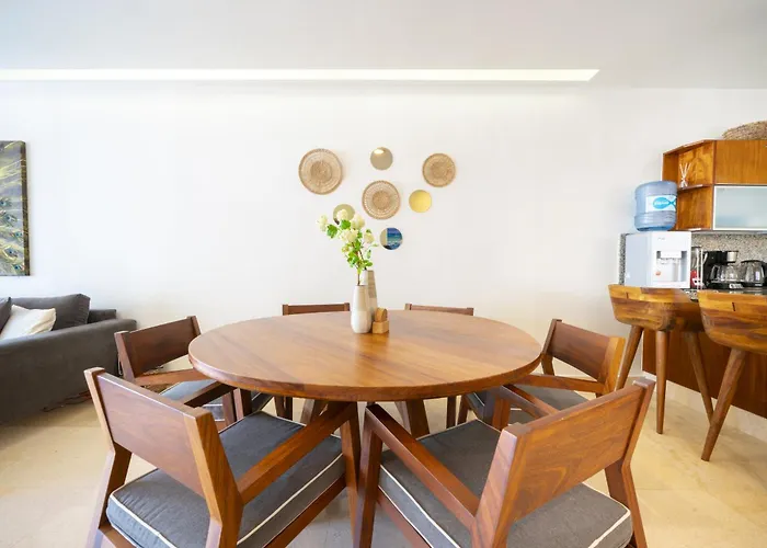 Terrazas 38th St - 2BR w Private Jacuzzi