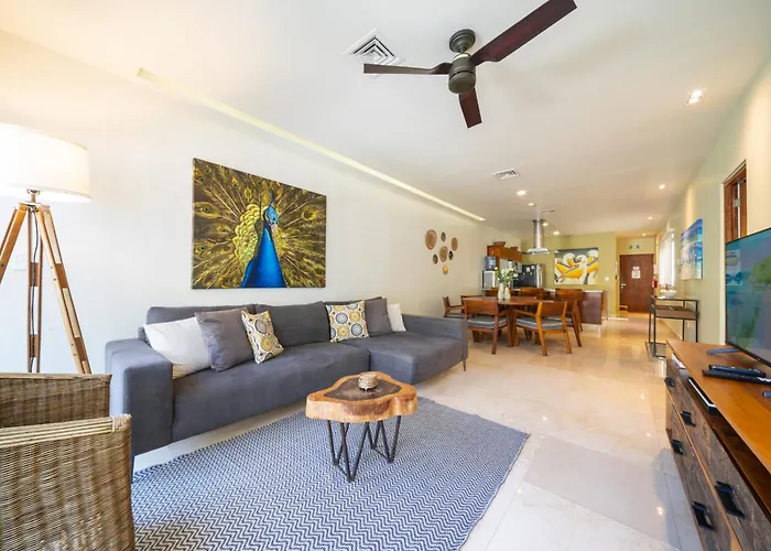Terrazas 38th St - 2BR w Private Jacuzzi