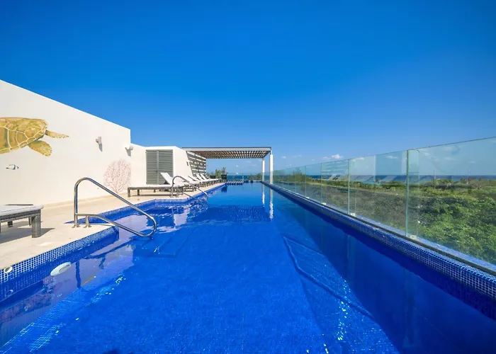 Terrazas 38th St - 2BR w Private Jacuzzi *