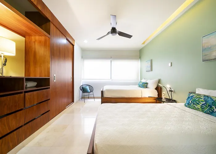 Terrazas 38th St - 2BR w Private Jacuzzi * Playa del Carmen