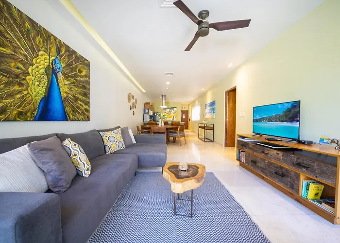 Terrazas 38th St - 2BR w Private Jacuzzi *