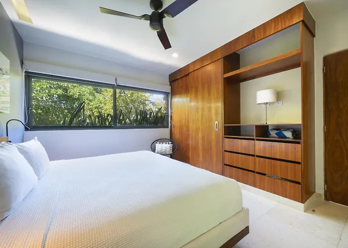 Terrazas 38th St - 2BR w Private Jacuzzi * Playa del Carmen