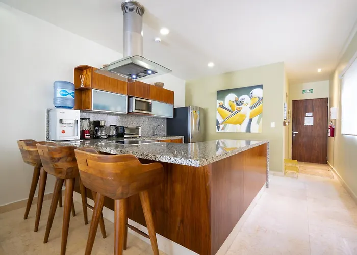 Terrazas 38th St - 2BR w Private Jacuzzi * Playa del Carmen